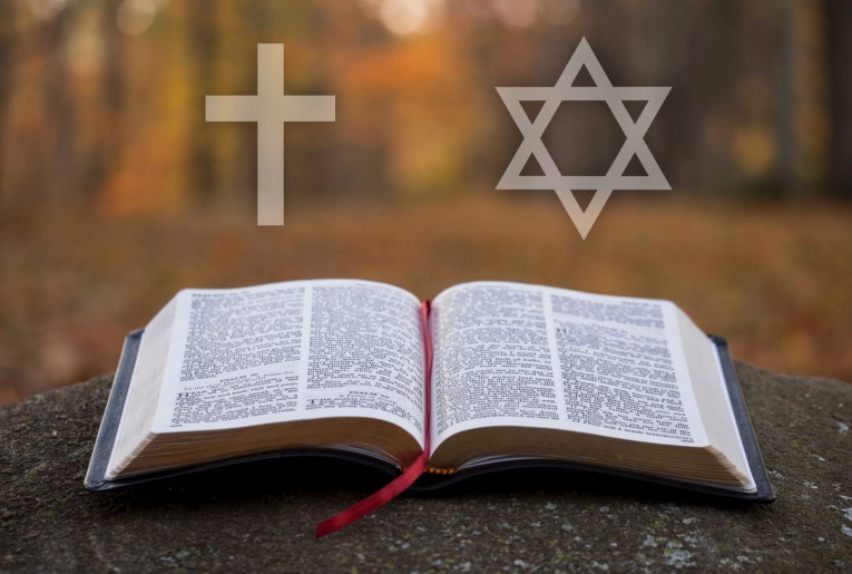 Pourquoi le judaïsme et le christianisme interprètent-ils différemment la Bible ?